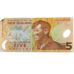 5 New Zealand dollar bills
